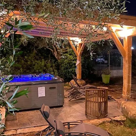 Lägenhet Entre & Maquis, L'ame De La Corse En De Charme Avec Jacuzzi, Proche Ajaccio *