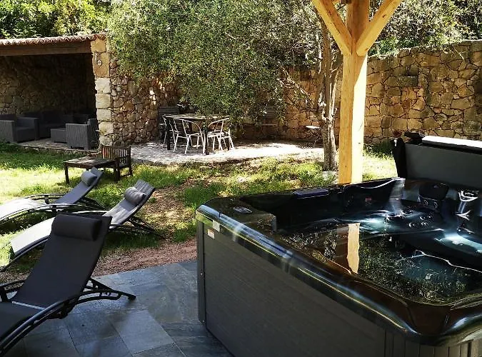 Apartment Entre & Maquis, L'ame De La Corse En De Charme Avec Jacuzzi, Proche Ajaccio