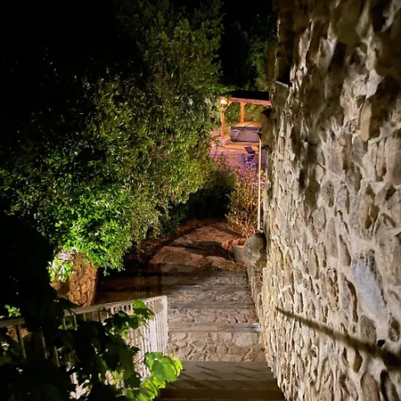 Apartment Entre & Maquis, L'ame De La Corse En De Charme Avec Jacuzzi, Proche Ajaccio