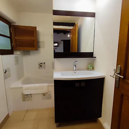 Entre & Maquis, L'ame De La Corse En De Charme Avec Jacuzzi, Proche Ajaccio Apartman Peri