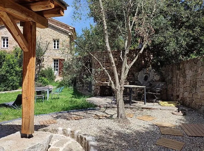 Apartment Entre & Maquis, L'ame De La Corse En De Charme Avec Jacuzzi, Proche Ajaccio