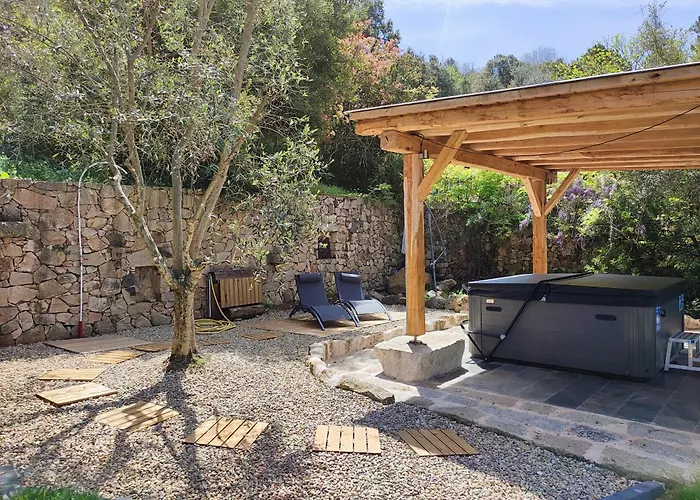 Apartment Entre & Maquis, L'ame De La Corse En De Charme Avec Jacuzzi, Proche Ajaccio Peri
